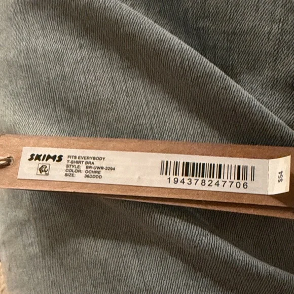 SKIMS Fits Everybody T-Shirt Bra 36DDDD Ochre Nude Seamless T-Shirt Bra NWT - Picture 4 of 5